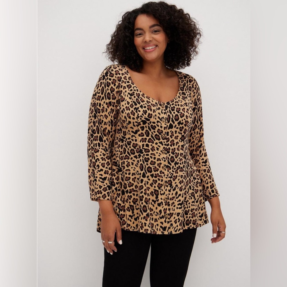Torrid Leopard Animal Print Stretch Challis Button 3/4 Sleeve Blouse